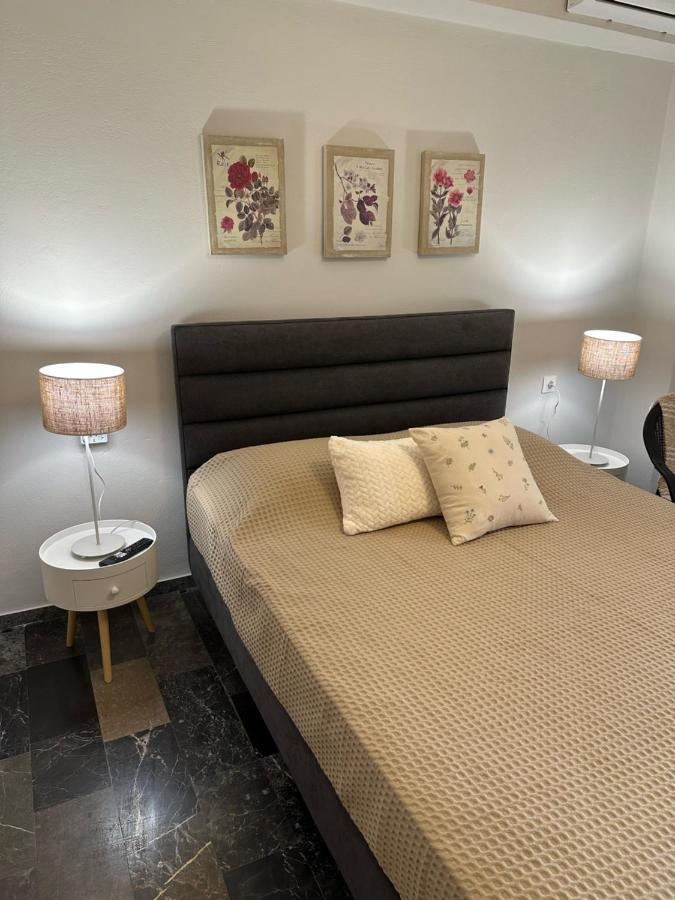 2 * Piraeus